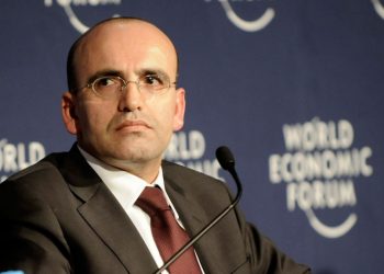 صحفي تركي: أردوغان يعطي الضوء الأخضر لرفع الفائدة