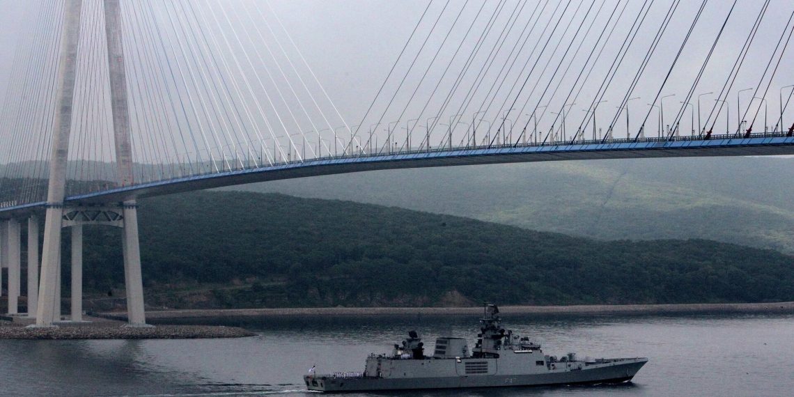 احتفالات مهرجان كابوتاج توقف حركة السفن في مضيق البوسفور