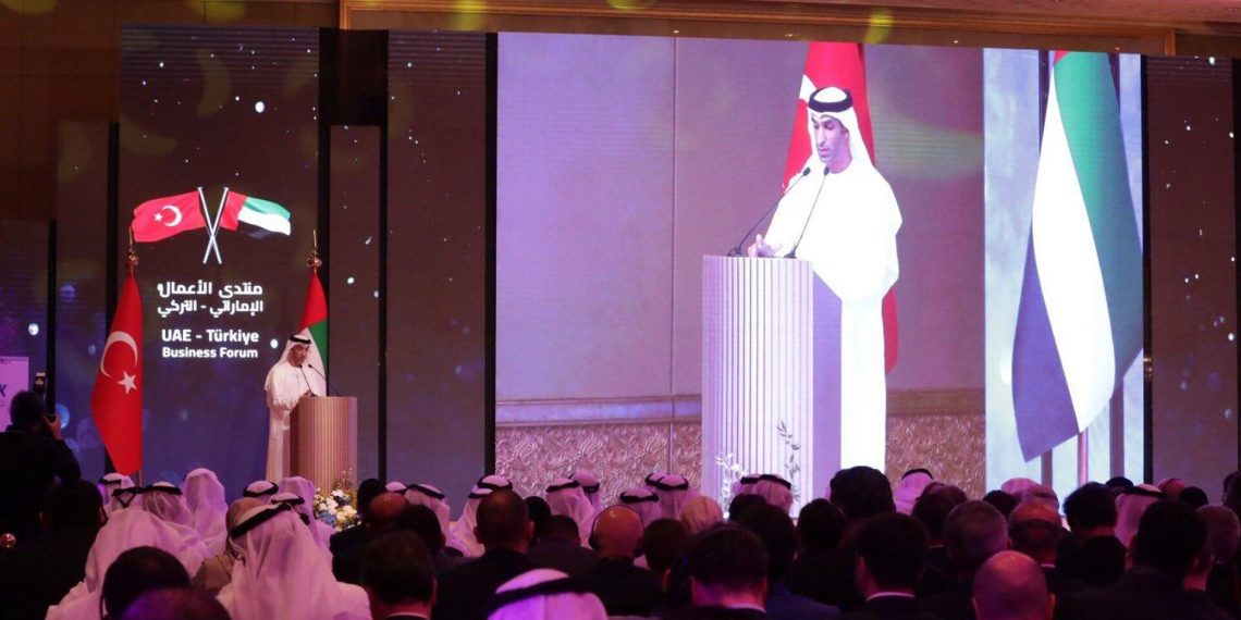 وزير التجارة الإماراتي: علاقاتنا مع تركيا تتطور سريعًا