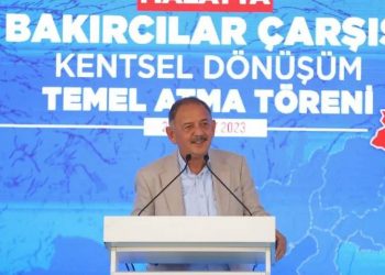 وزير تركي: سنبني منازل تقاوم الزلزال بقوة 9 ريختر