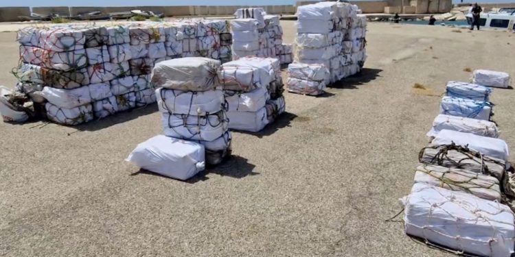 ضبط أطنان كوكايين في إيطاليا قبل وصولها إلى تركيا