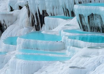 إقبال كبير على زيارة “قلعة باموق” خلال عطلة عيد الأضحى