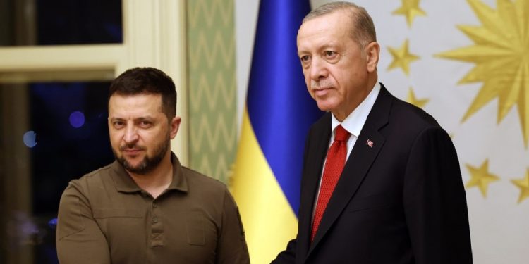 رئيس أوكرانيا في ضيافة أردوغان