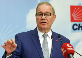 حزب الشعب الجمهوري يرد على دعوات رحيل كليجدار أوغلو