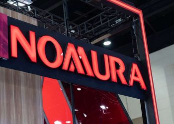 نومورا: تركيا معرضة لخطر أزمة العملة 