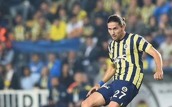 نادي جنوى الإيطالي يسعى لضم لاعب فنربخشه التركي