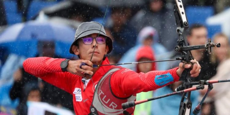 التركي ميته غازوز يحصد بطولة العالم في الرماية