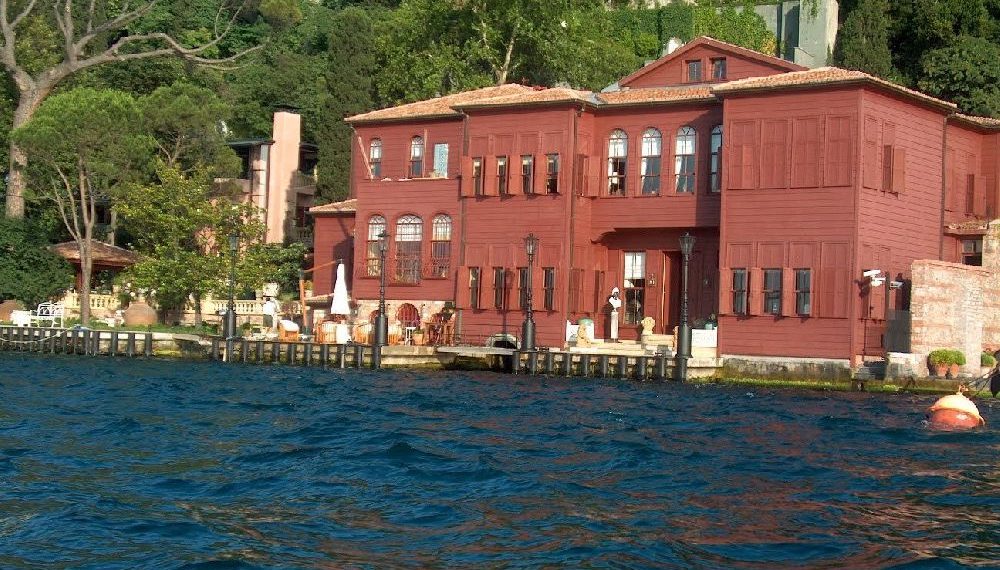 القصر الأكثر روعة على البوسفور يباع بسعر 200 مليون ليرة