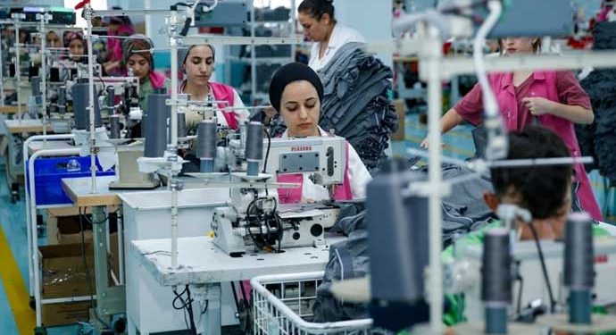 تركيا… تفاقم الأزمة الاقتصادية بقطاع المنسوجات