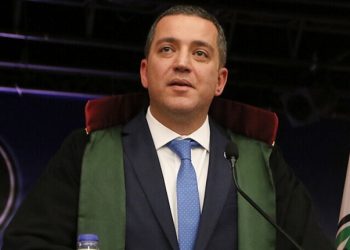 رئيس اتحاد نقابات المحاماة التركي يعلق على “الدستور المدني”