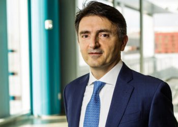 نائب أكشنار: الحكومة تنتهج سياسة فاشلة مع اللاجئين