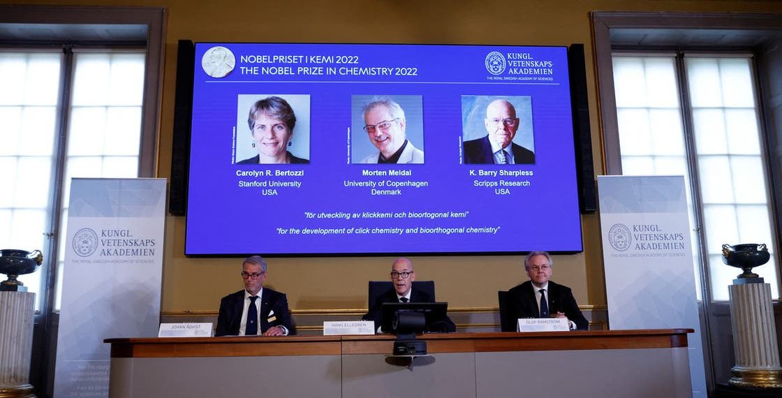 مونجي الباوندي عالم من أصل عربي يفوز بجائزة نوبل