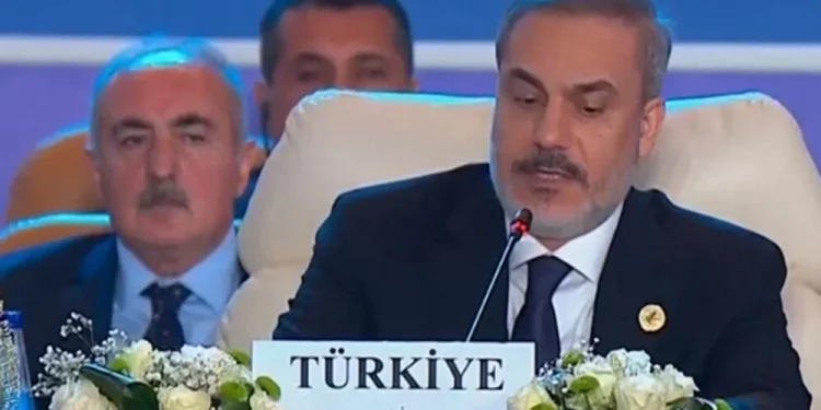 Bakan-Fidandan-Kahire-Zirvesinde-750x375.webp