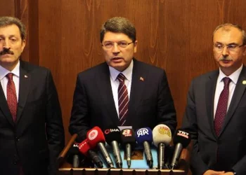 وزير العدل التركي: ما تفعله إسرائيل تنفذ “إبادة جماعية” بحق الفلسطينيين