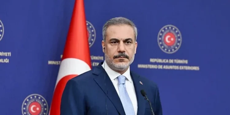 وزير الخارجية التركي يتوجه إلى الإمارات العربية المتحدة