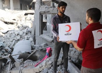 الهلال الأحمر التركي يفقد التواصل مع فريقه في غزة