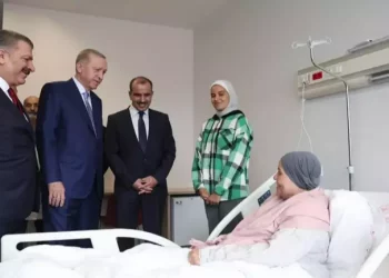 أردوغان يزور المرضى الفلسطينيين القادمين من غزة