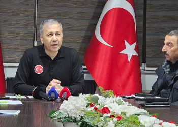 وزير الداخلية التركي: 12 بحارا في عداد المفقودين  