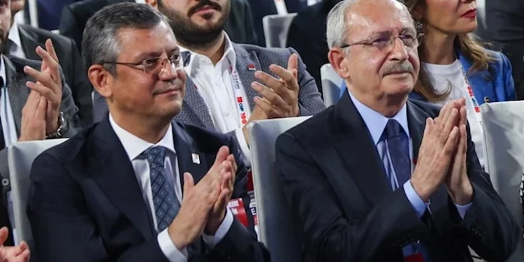 أوزجور أوزال يتفوق على كيليجدار أوغلو بانتخابات “الشعب الجمهوري”