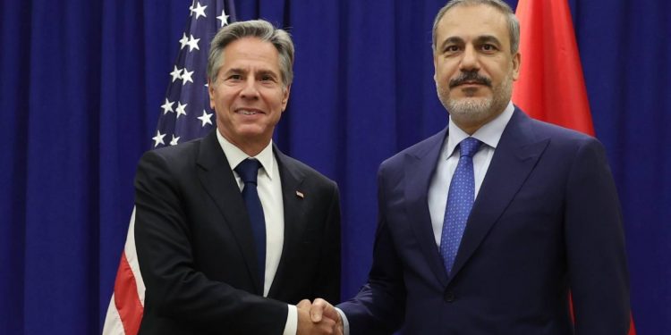 فيدان يطالب بالتصرف في صفقة F-16 وفق مبادئ الناتو