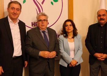 المقرر البرلمان الأوروبي بشأن تركيا يزور الحزب الكردي