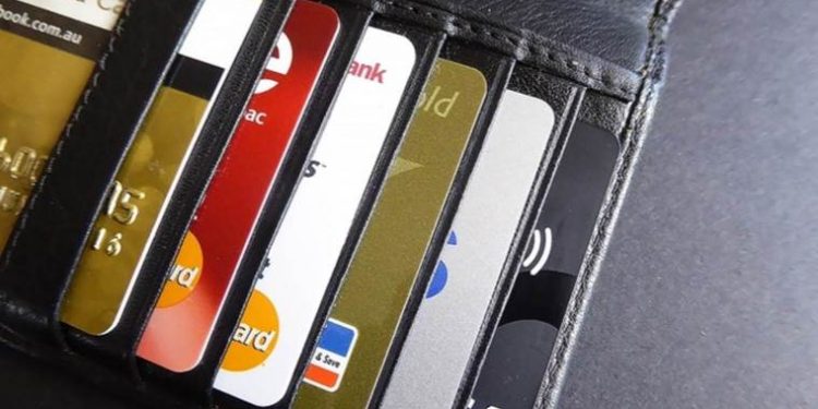 استطلاع رأي: 77% من الأتراك يستخدمون بطاقات الائتمان بدافع الضرورة