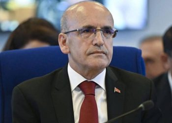 صحفي: وزير المالية التركي لن يتوجه إلى الولايات المتحدة