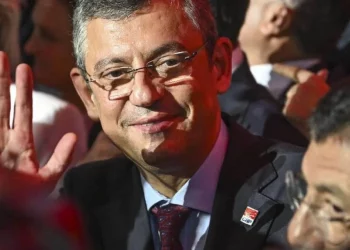 رئيس حزب الشعب الجمهوري “أوزجور أوزال” سيزور فلسطين!