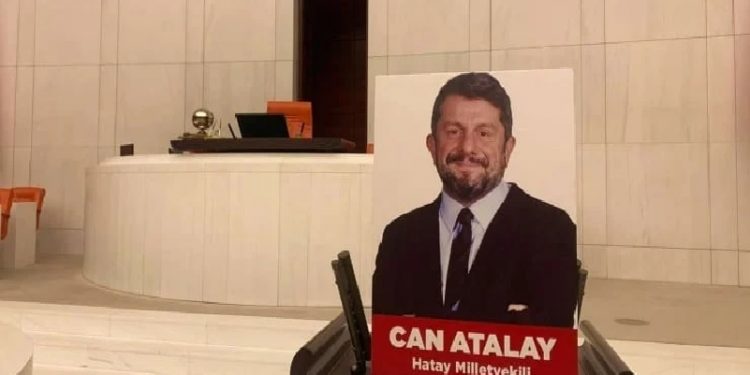 البرلمان التركي يناقش إسقاط عضوية نائب معتقل