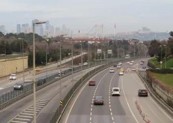 الكثافة المرورية في إسطنبول 1% باليوم الأول من 2024