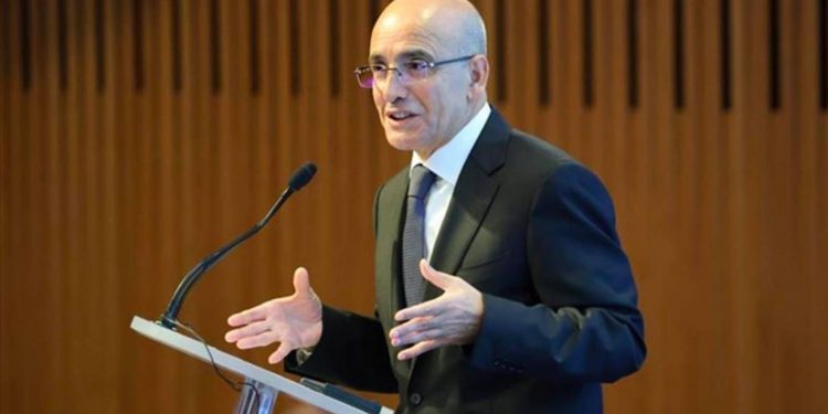 تقرير: استقرار اقتصاد تركيا مرهون ببقاء هذا الوزير..