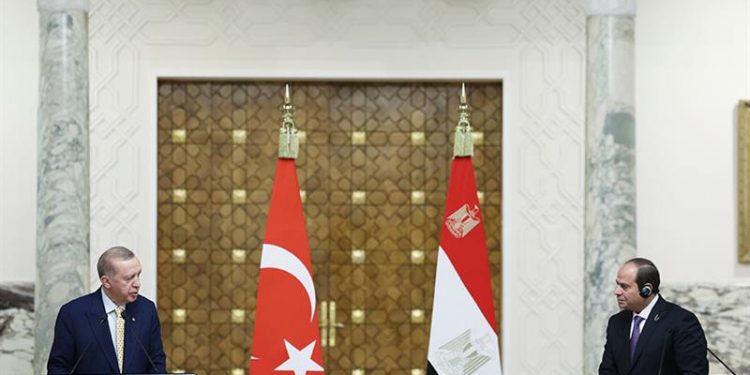 السيسي وأردوغان يعلنان التوافق حول استقرار ليبيا ووقف حرب غزة