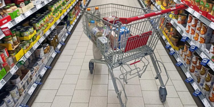 استطلاع: ازمة تكاليف المعيشة تتفوق على “الإرهاب” في تركيا