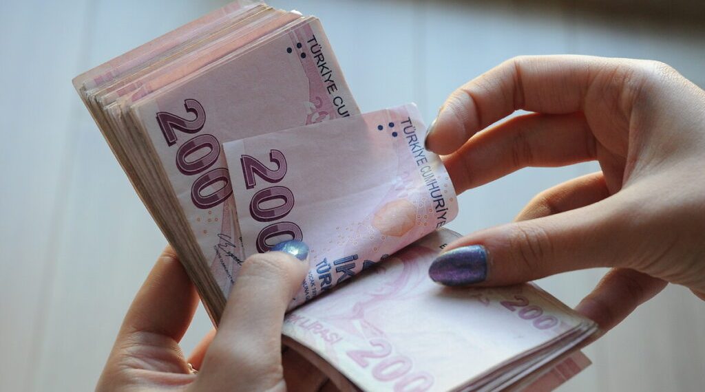 خبير اقتصادي: مكاسب فوائد الودائع في تركيا “وهم”