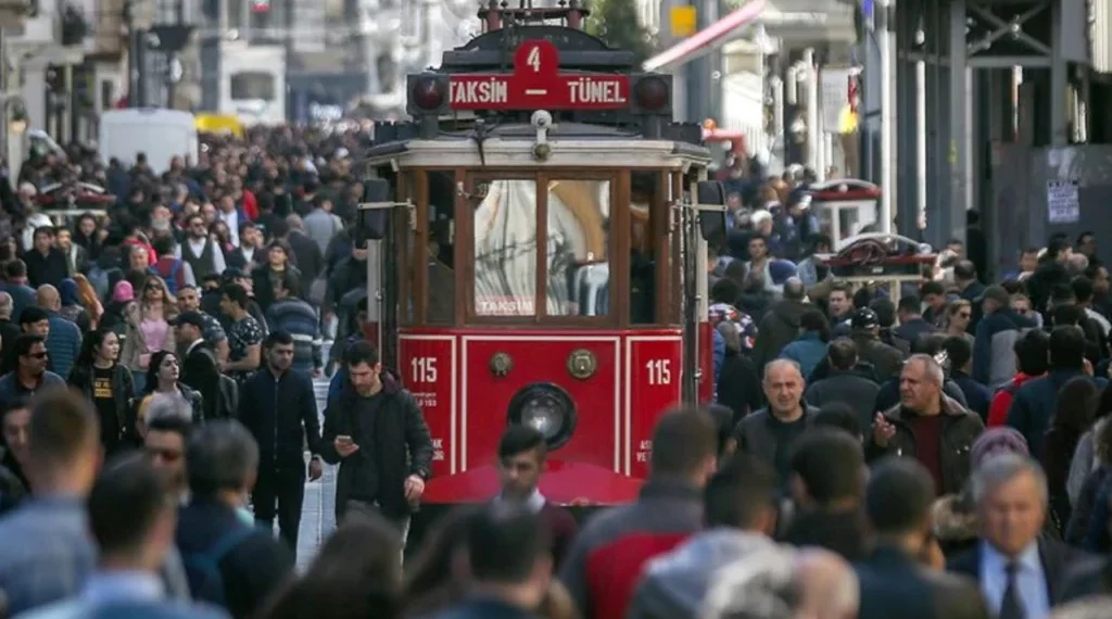 عدد سكان إسطنبول يقترب من تعداد 7 دول