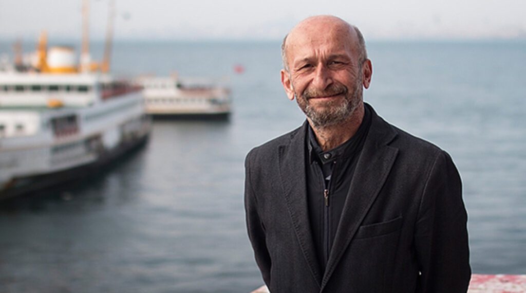 حُكم على صحفي بالسجن 5 سنوات بقضية شاحنات المخابرات التركية