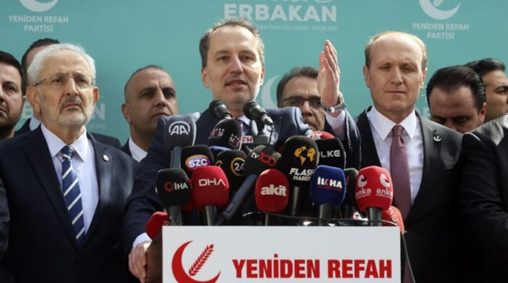 أربكان يعلن فشل التحالف مع حزب أردوغان