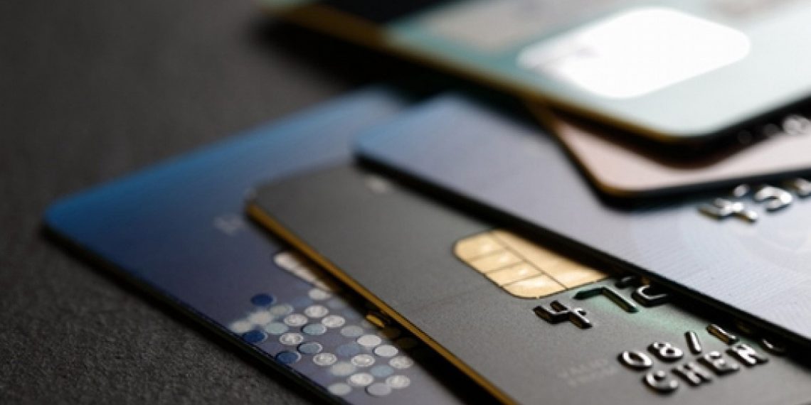 رويترز: البنوك التركية تخفض السلف والأقساط النقدية لبطاقات الائتمان