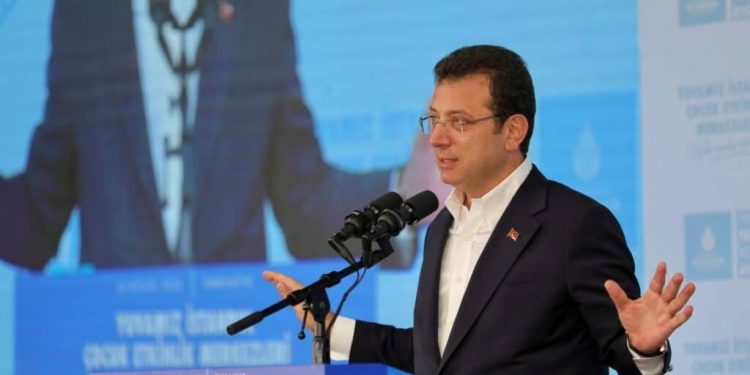 إمام أوغلو يواصل تصدر استطلاعات الرأي في إسطنبول