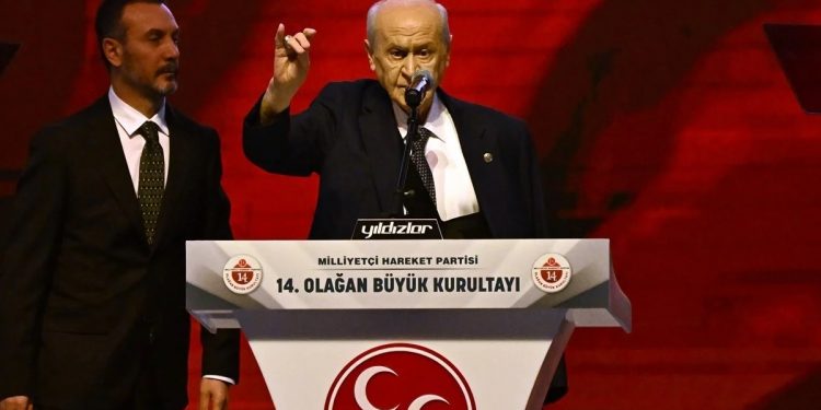 دولت بهجلي رئيسا لحزب الحركة القومية للمرة الحادية عشر