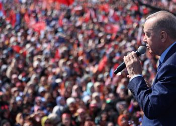 أردوغان ينزعج من قلة الحضور في مؤتمره الجماهيري