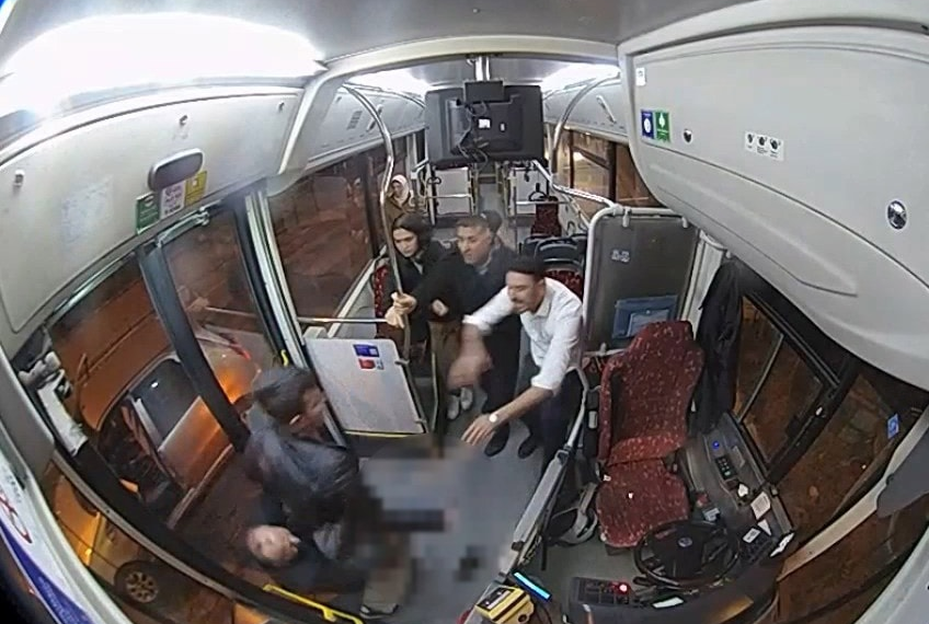 طعن سائق حافلة عامة في إسطنبول