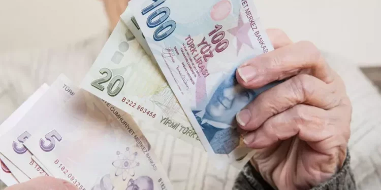 تآكل القوة الشرائية للمتقاعدين في تركيا