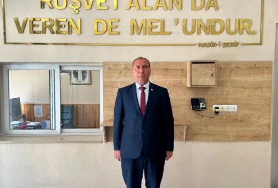 أربكان يكلف بلديات الرفاه بتعليق حديث نبوي