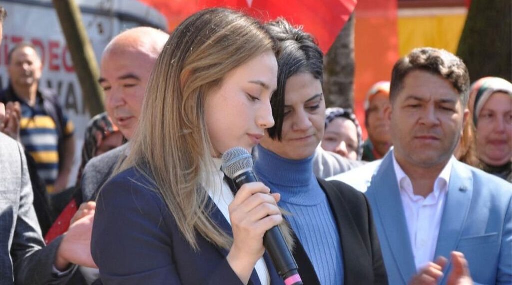 تعرف على أصغر عمدة بلدية في تركيا