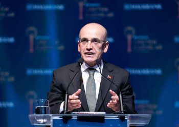 وزير المالية التركي: عدالة توزيع الدخل مستحيلة دون استقرار الأسعار