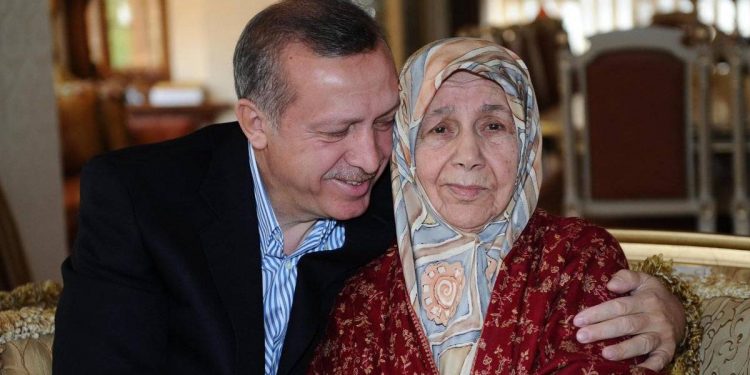 أردوغان في عيد الأم: علينا أن نحمي هذا الكنز الفريد