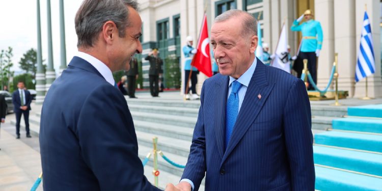 خلاف بين أردوغان وزعيم اليونان على حركة حماس
