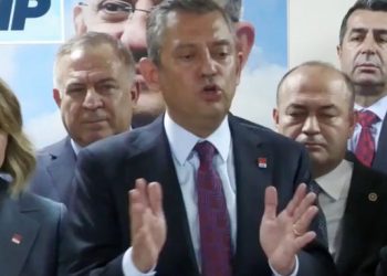 زعيم المعارضة التركية يدافع عن العرب في بلاده