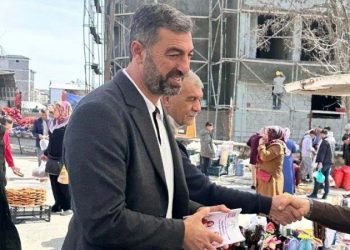 اعتقال سياسي بالحزب الكردي في ديار بكر